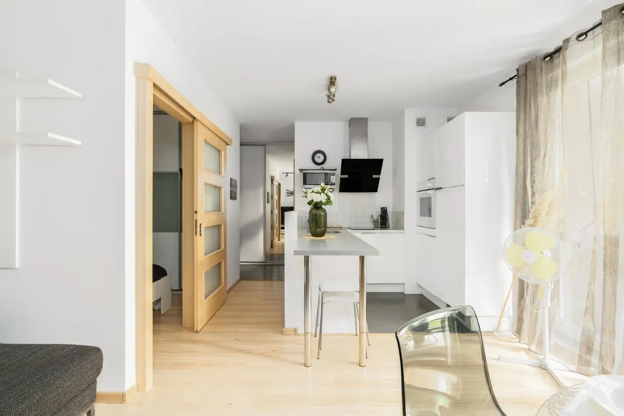 Cozy Apartment Karpia 17 With Terrace In Poznan By Noclegi Renters